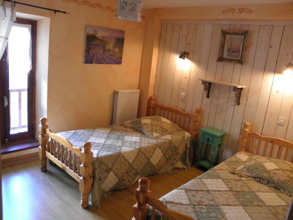 Gite Auberge Les Terres Blanches De Meolans Rum bild
