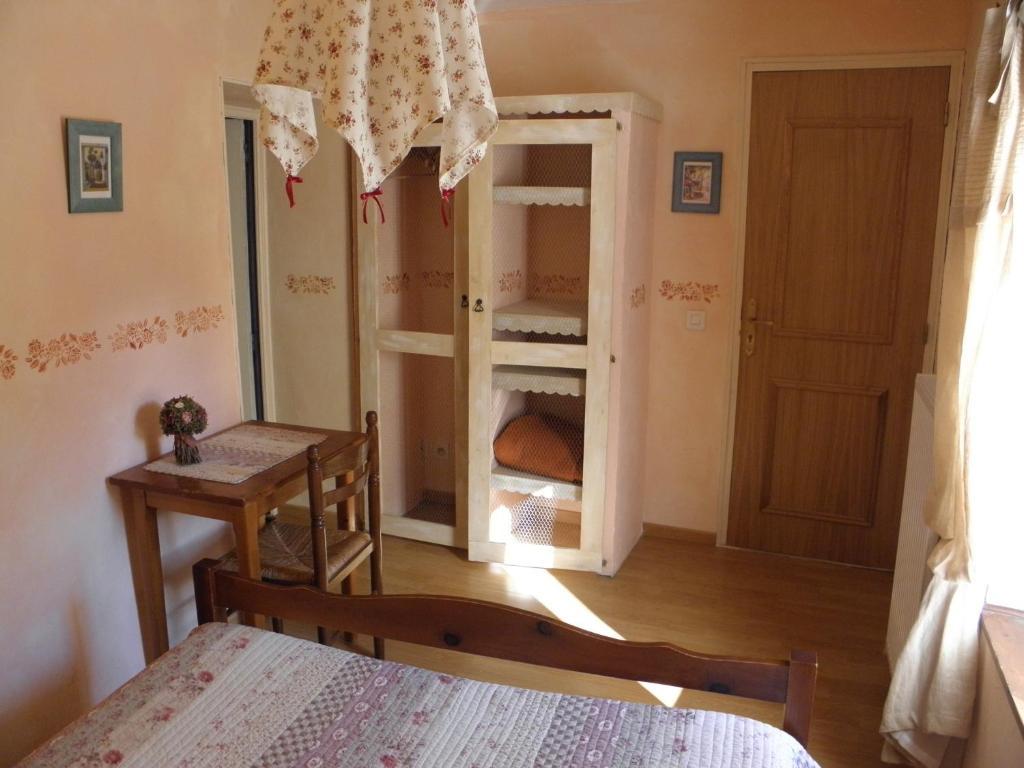 Gite Auberge Les Terres Blanches De Meolans Rum bild