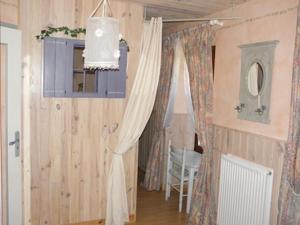 Gite Auberge Les Terres Blanches De Meolans Rum bild