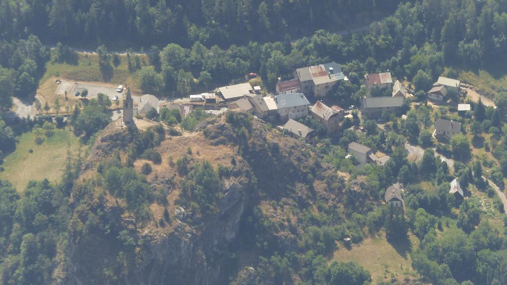 Gite Auberge Les Terres Blanches De Meolans Exteriör bild