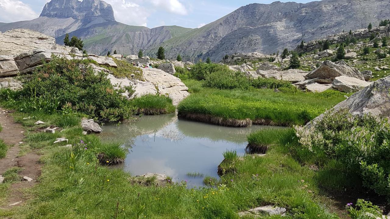 Gite Auberge Les Terres Blanches De Meolans Exteriör bild