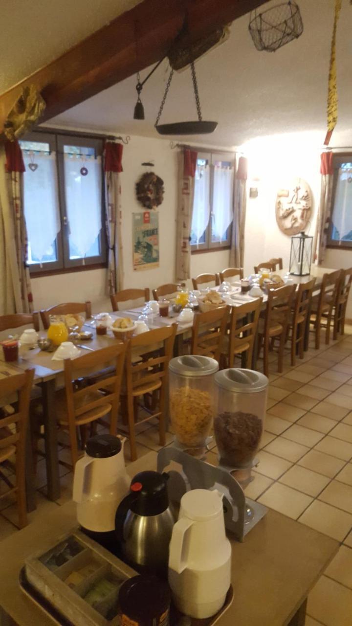 Gite Auberge Les Terres Blanches De Meolans Exteriör bild